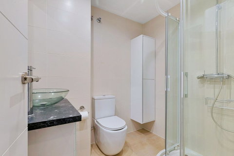 Middle Floor Apartment in Torremolinos, Costa del Sol – 3 beds – 695000 € - photo 20 of 27