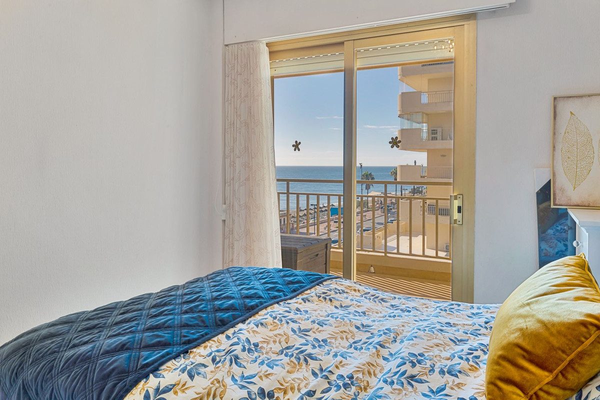 Middle Floor Apartment in Torremolinos, Costa del Sol – 3 beds – 695000 € - photo 21 of 27