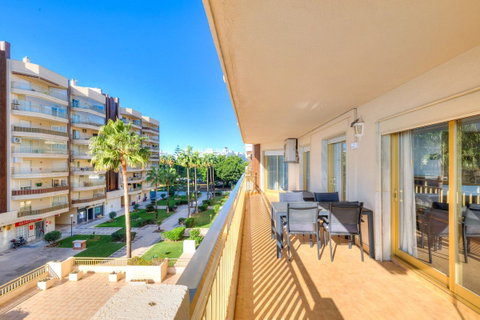 Middle Floor Apartment in Torremolinos, Costa del Sol – 3 beds – 695000 € - photo 25 of 27