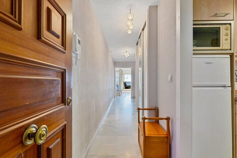 Middle Floor Apartment in Torremolinos, Costa del Sol – 3 beds – 695000 € - photo 26 of 27