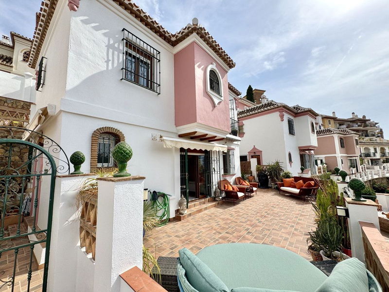 Semi-Detached House in Mijas, Costa del Sol – 2 beds – 385000 €