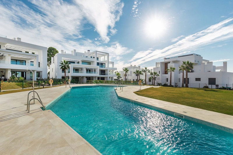 Ground Floor Apartment in Estepona, Costa del Sol – 2 beds – 690000 €