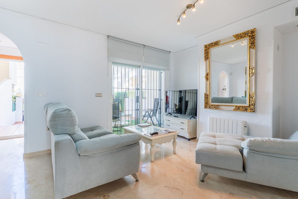 Townhouse in Marbella, Costa del Sol – 3 beds – 850000 € - photo 3 of 33