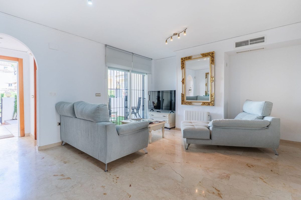 Townhouse in Marbella, Costa del Sol – 3 beds – 850000 € - photo 4 of 33