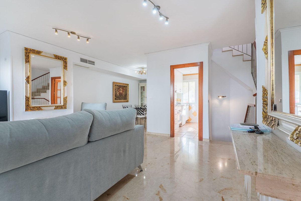 Townhouse in Marbella, Costa del Sol – 3 beds – 850000 € - photo 6 of 33