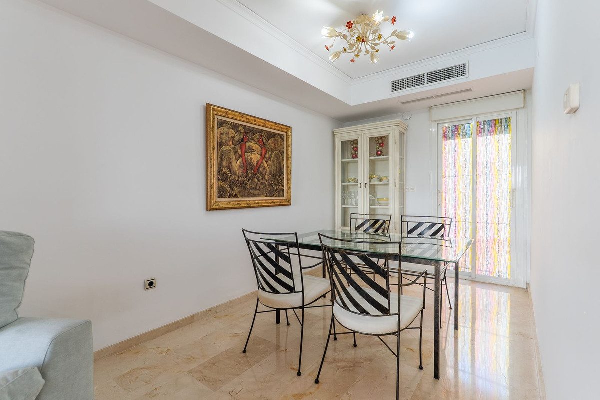 Townhouse in Marbella, Costa del Sol – 3 beds – 850000 € - photo 9 of 33