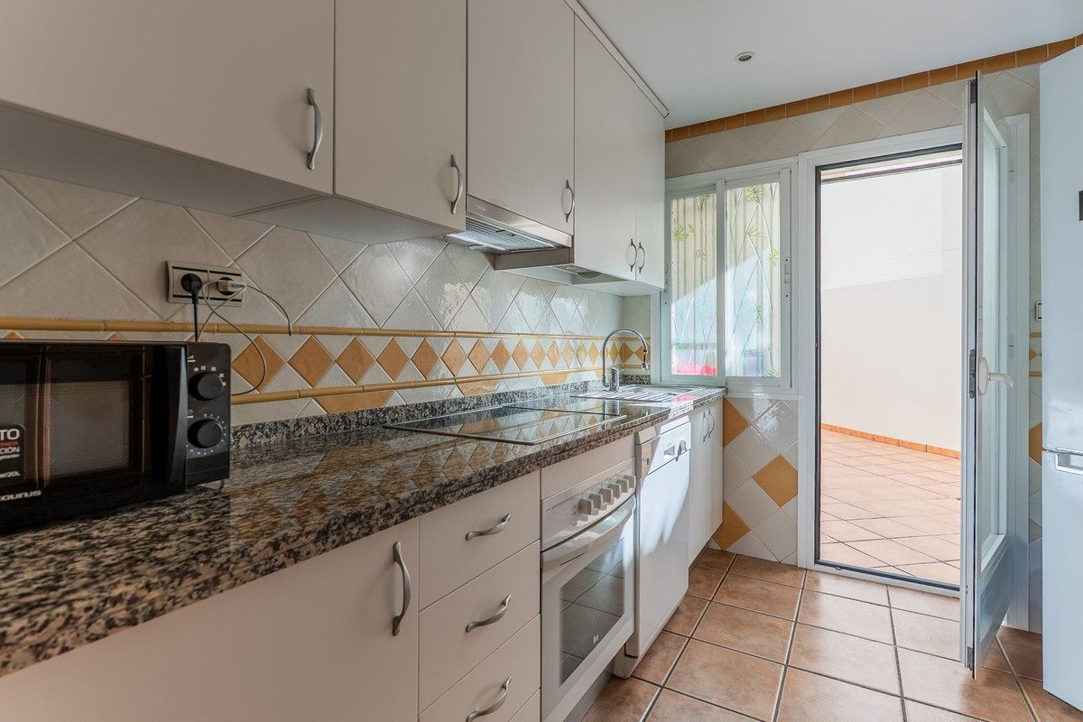 Townhouse in Marbella, Costa del Sol – 3 beds – 850000 € - photo 12 of 33