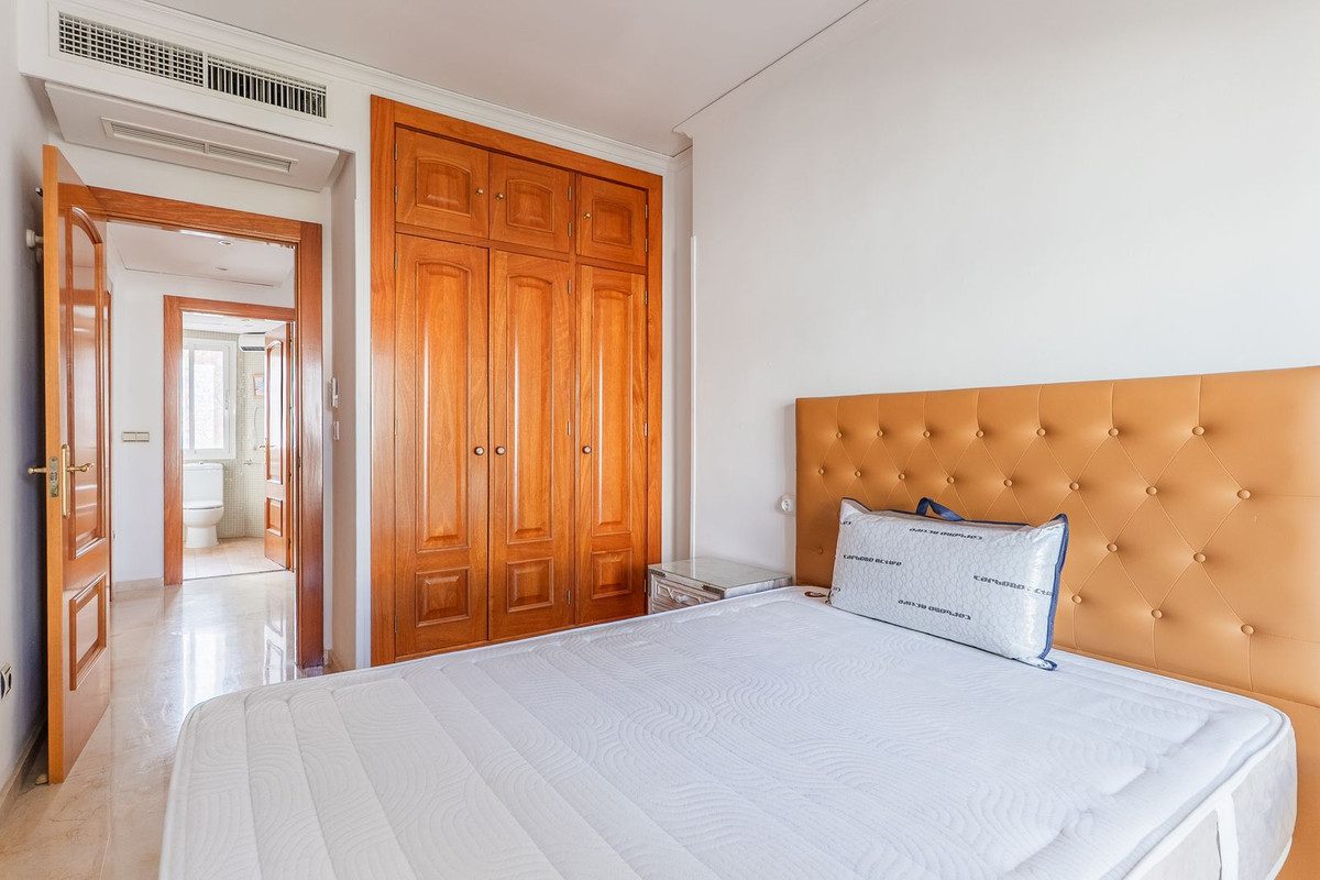 Townhouse in Marbella, Costa del Sol – 3 beds – 850000 € - photo 20 of 33