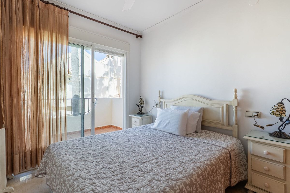 Townhouse in Marbella, Costa del Sol – 3 beds – 850000 € - photo 23 of 33