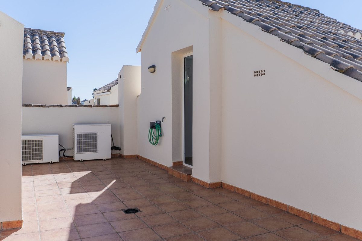 Townhouse in Marbella, Costa del Sol – 3 beds – 850000 € - photo 28 of 33