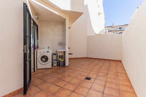 Townhouse in Marbella, Costa del Sol – 3 beds – 850000 € - photo 29 of 33