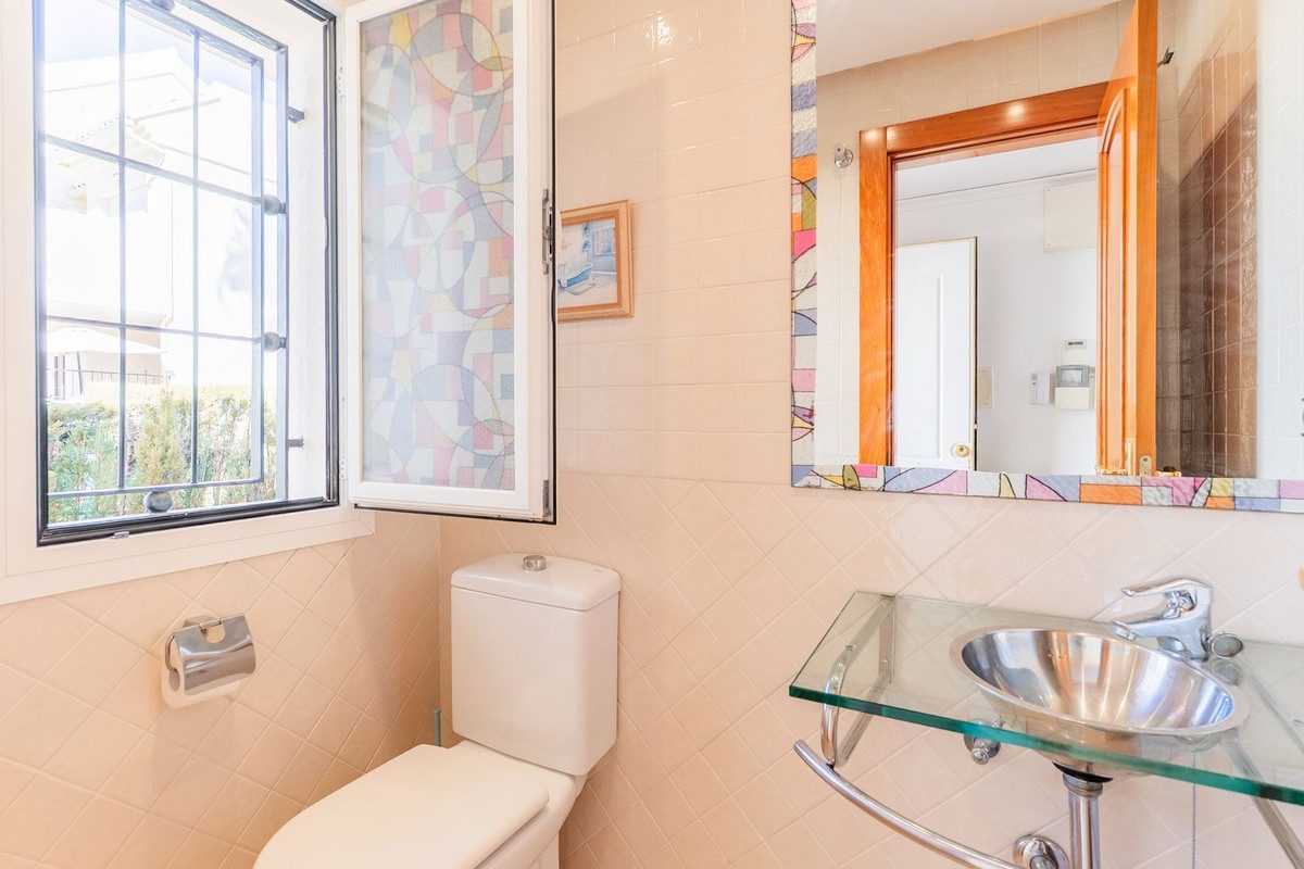 Townhouse in Marbella, Costa del Sol – 3 beds – 850000 € - photo 31 of 33
