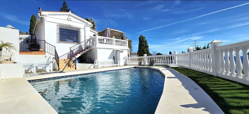 Detached Villa in Fuengirola, Costa del Sol – 3 beds – 1200000 €