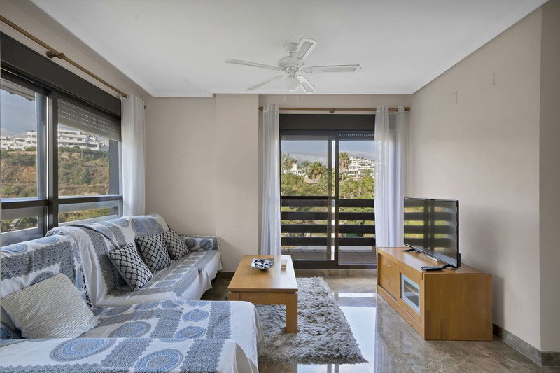 Middle Floor Apartment in Estepona, Costa del Sol – 2 beds – 349000 €