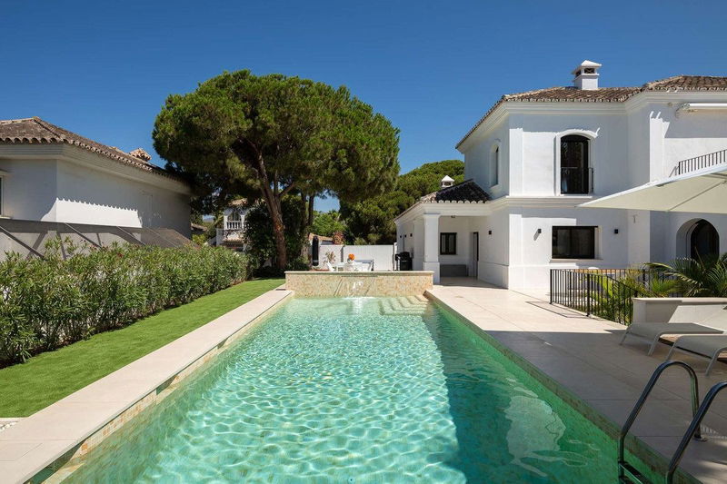 Detached Villa in Marbella, Costa del Sol – 6 beds – 3300000 €
