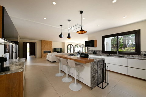 Detached Villa in Marbella, Costa del Sol – 6 beds – 3300000 € - photo 7 of 23