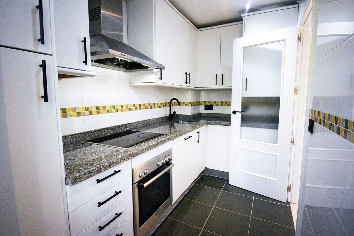 Middle Floor Apartment in Mijas, Costa del Sol – 2 beds – 275000 € - photo 6 of 30