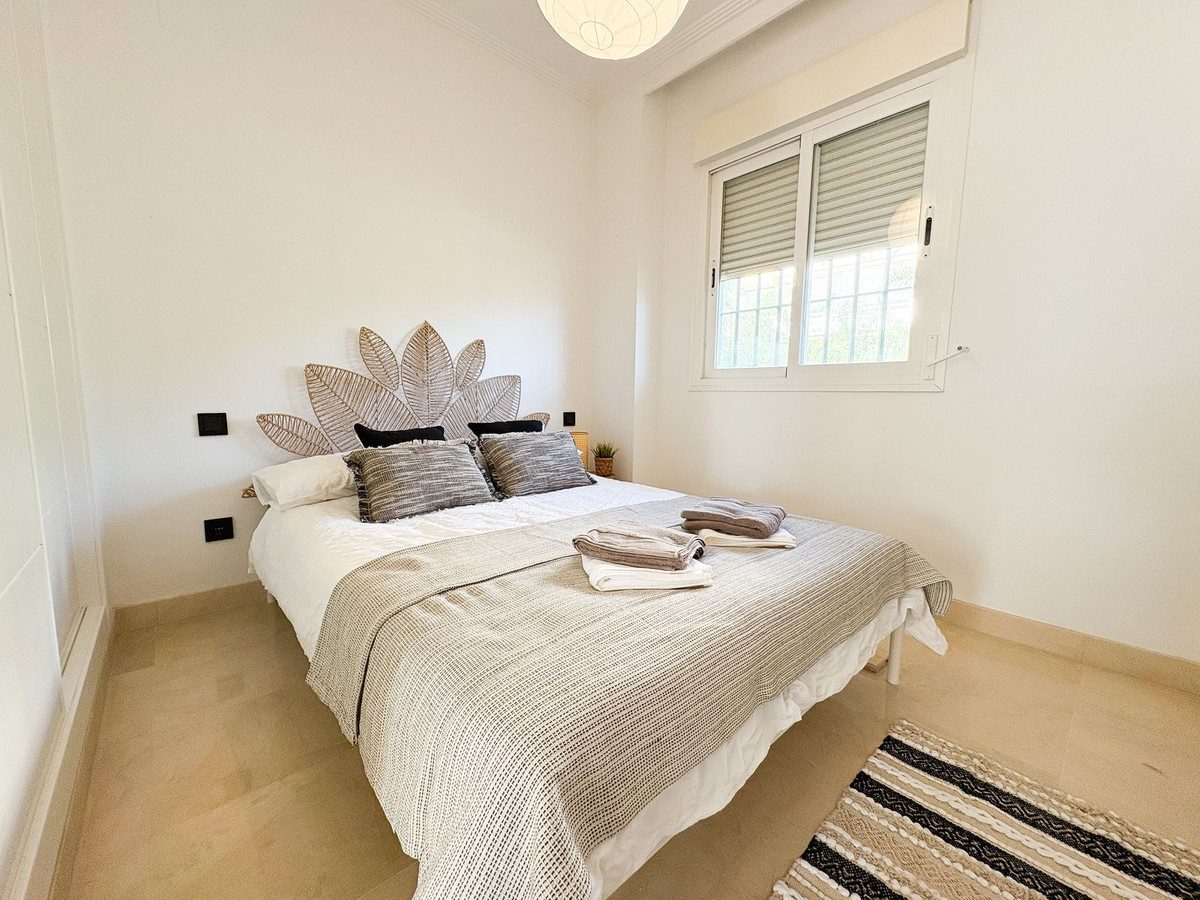 Middle Floor Apartment in Mijas, Costa del Sol – 2 beds – 275000 € - photo 11 of 30