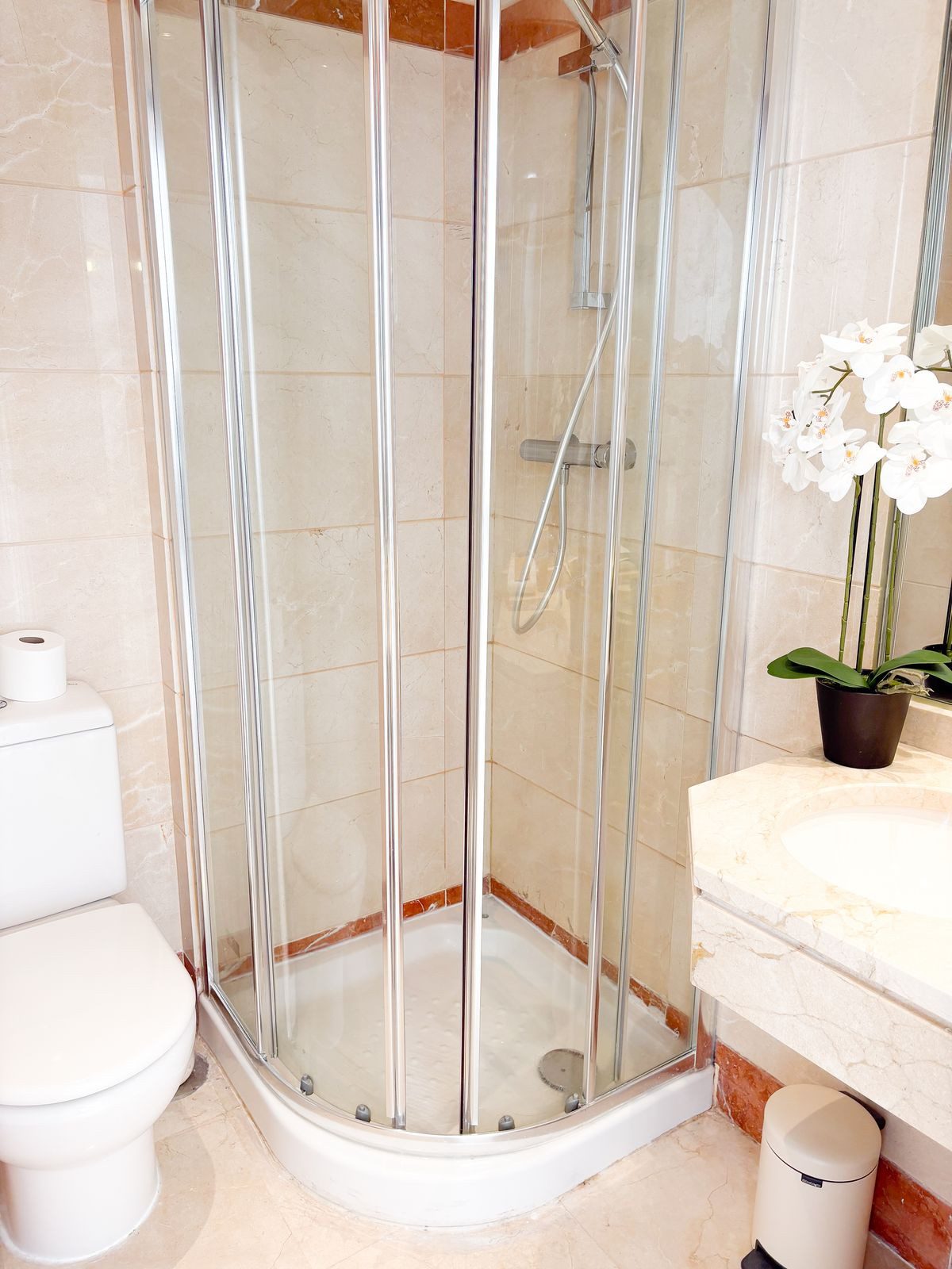 Middle Floor Apartment in Mijas, Costa del Sol – 2 beds – 275000 € - photo 12 of 30