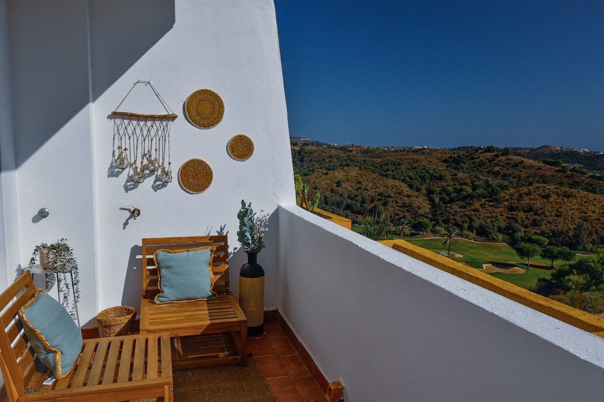 Middle Floor Apartment in Mijas, Costa del Sol – 2 beds – 275000 € - photo 14 of 30