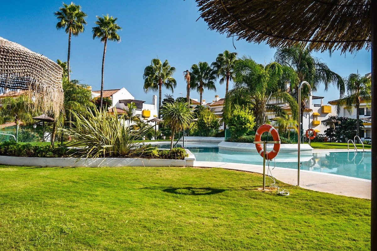 Middle Floor Apartment in Mijas, Costa del Sol – 2 beds – 275000 € - photo 21 of 30