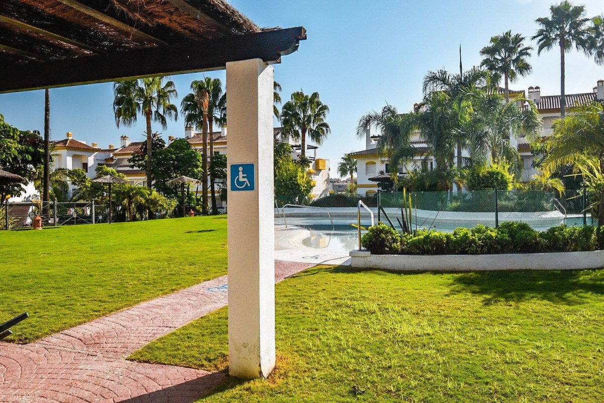 Middle Floor Apartment in Mijas, Costa del Sol – 2 beds – 275000 € - photo 27 of 30