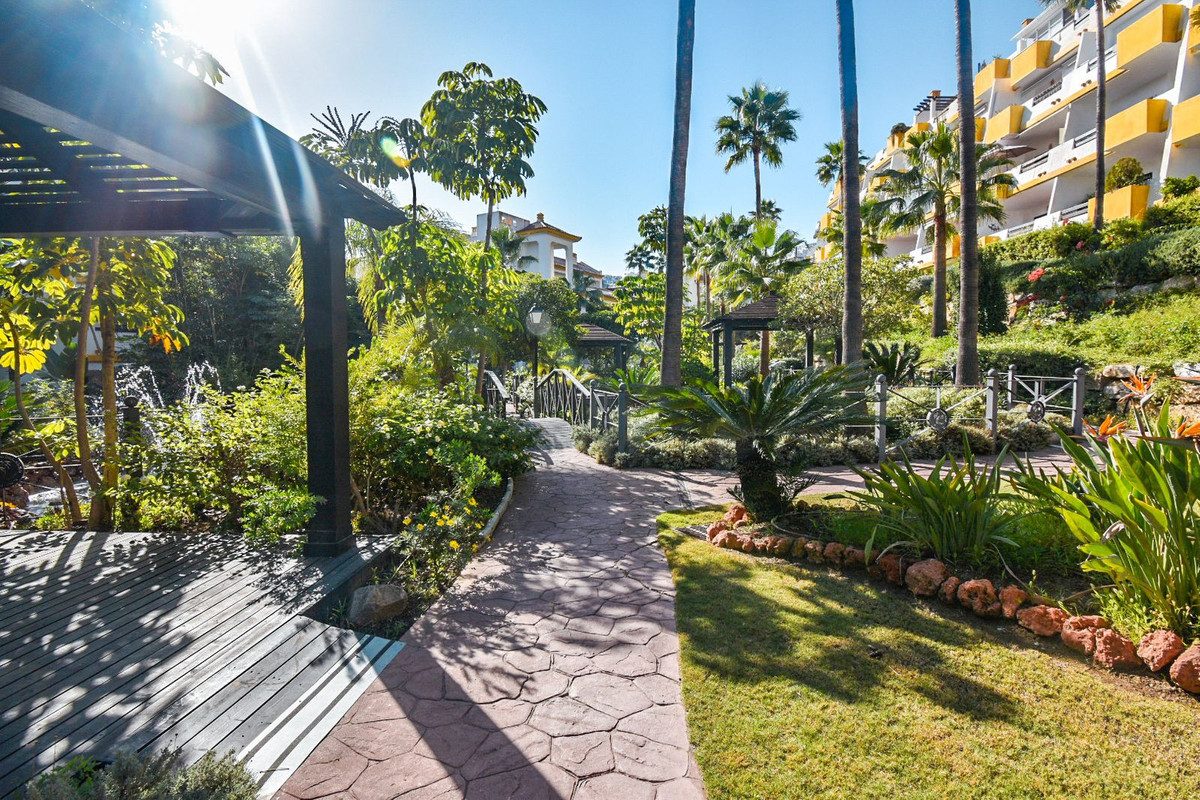 Middle Floor Apartment in Mijas, Costa del Sol – 2 beds – 275000 € - photo 28 of 30