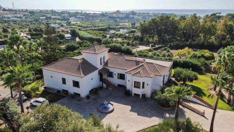 Finca – Cortijo in Estepona, Costa del Sol – 3 beds – 2400000 €