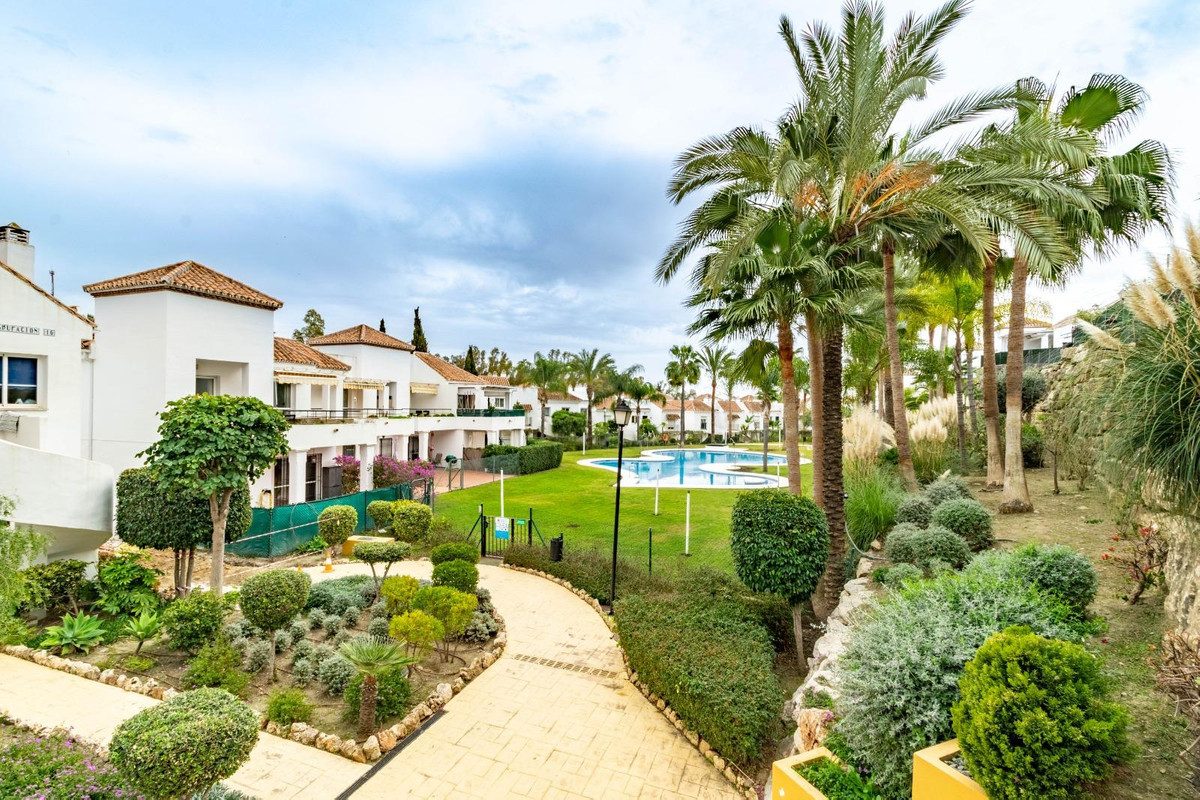Ground Floor Apartment in Marbella, Costa del Sol – 2 beds – 365000 € - photo 1 of 16