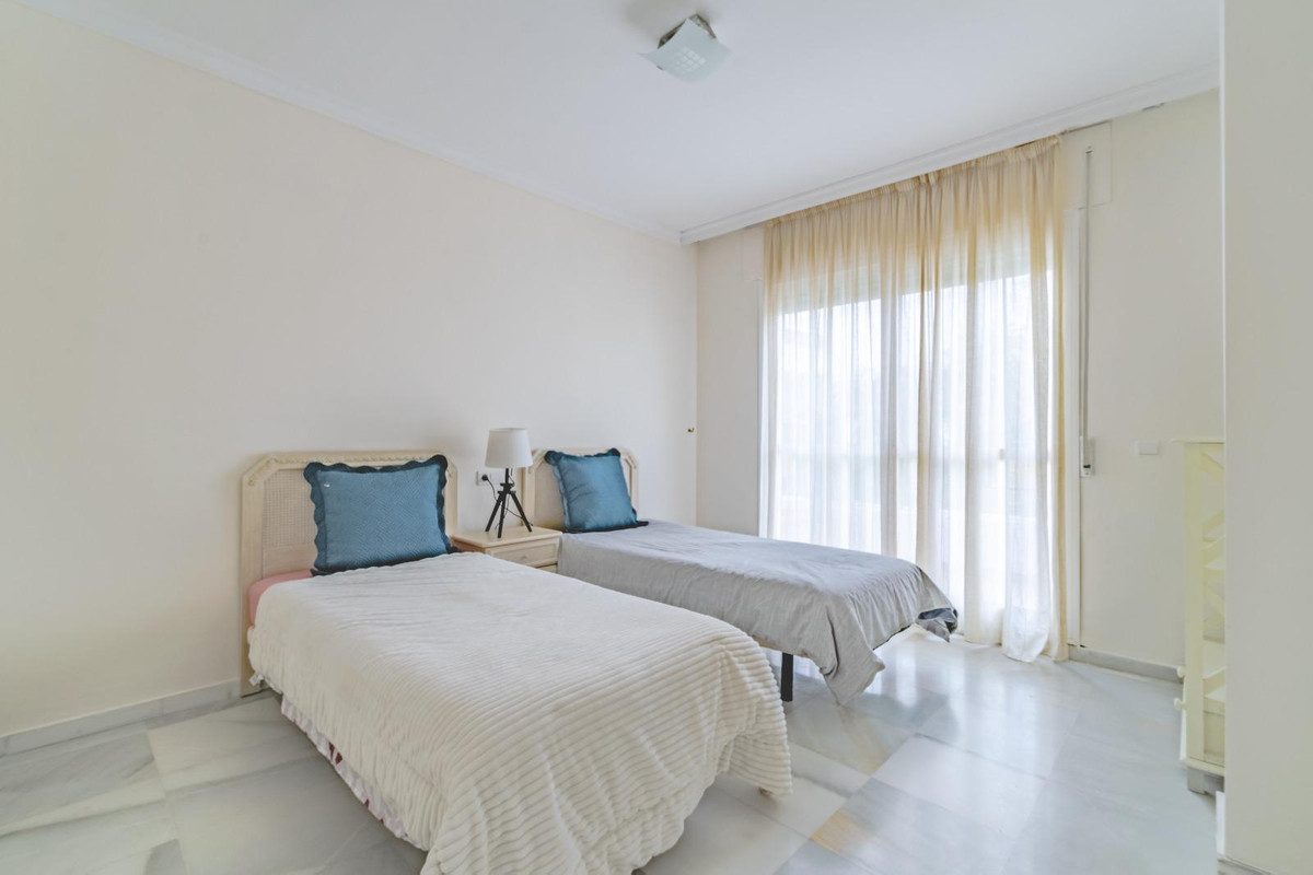 Ground Floor Apartment in Marbella, Costa del Sol – 2 beds – 365000 € - photo 5 of 16