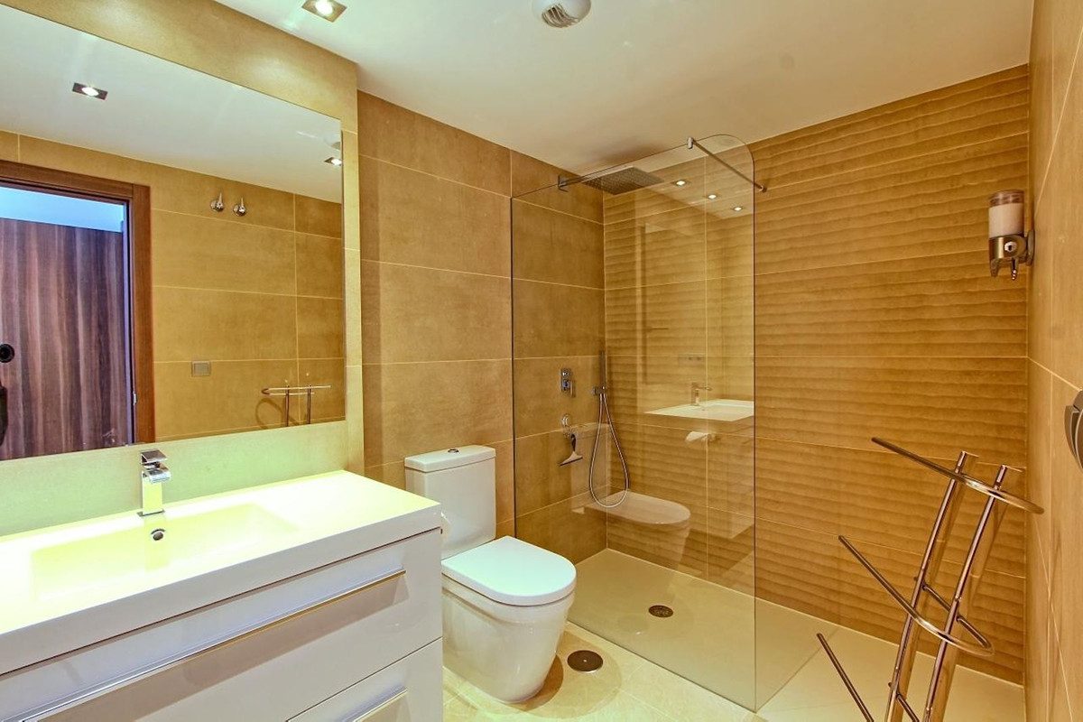 Middle Floor Apartment in Marbella, Costa del Sol – 3 beds – 649000 € - photo 10 of 20