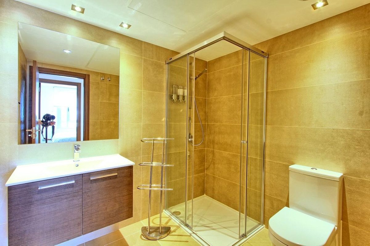 Middle Floor Apartment in Marbella, Costa del Sol – 3 beds – 649000 € - photo 13 of 20