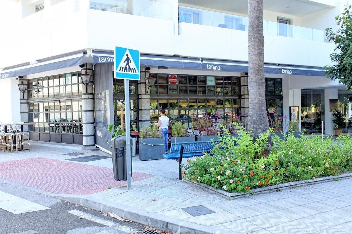 Middle Floor Apartment in Marbella, Costa del Sol – 3 beds – 649000 € - photo 20 of 20