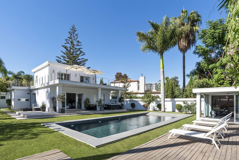 Detached Villa in Marbella, Costa del Sol – 4 beds – 3450000 €
