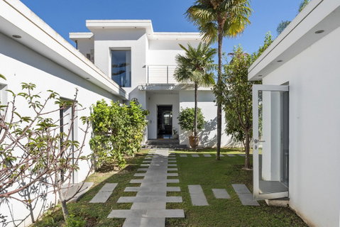Detached Villa in Marbella, Costa del Sol – 4 beds – 3450000 € - photo 2 of 58