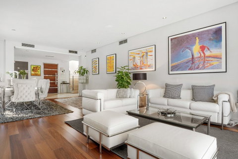 Detached Villa in Marbella, Costa del Sol – 4 beds – 3450000 € - photo 10 of 58