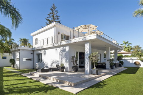 Detached Villa in Marbella, Costa del Sol – 4 beds – 3450000 € - photo 19 of 58