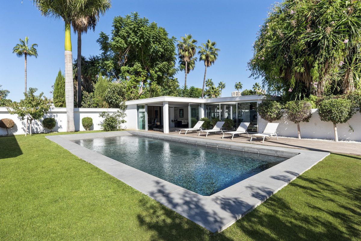 Detached Villa in Marbella, Costa del Sol – 4 beds – 3450000 € - photo 23 of 58