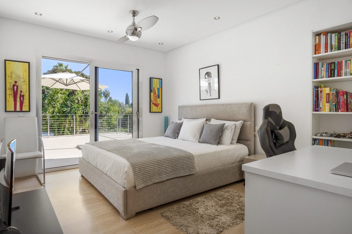 Detached Villa in Marbella, Costa del Sol – 4 beds – 3450000 € - photo 31 of 58