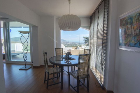 Middle Floor Apartment in Marbella, Costa del Sol – 2 beds – 500000 € - photo 10 of 26