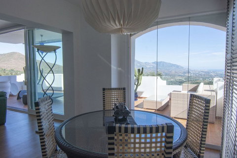 Middle Floor Apartment in Marbella, Costa del Sol – 2 beds – 500000 € - photo 11 of 26