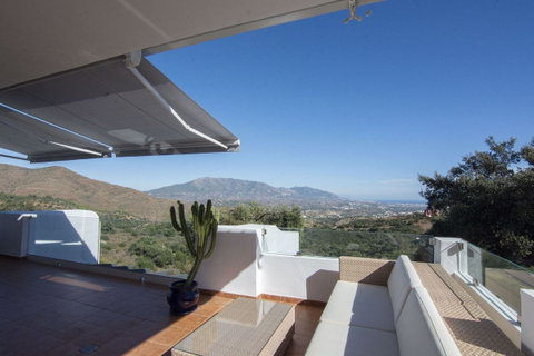Middle Floor Apartment in Marbella, Costa del Sol – 2 beds – 500000 € - photo 22 of 26