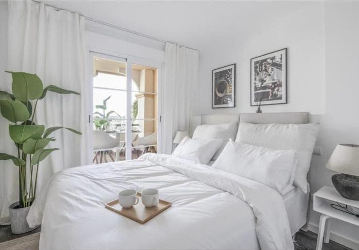 Middle Floor Apartment in Marbella, Costa del Sol – 2 beds – 475000 € - photo 6 of 10