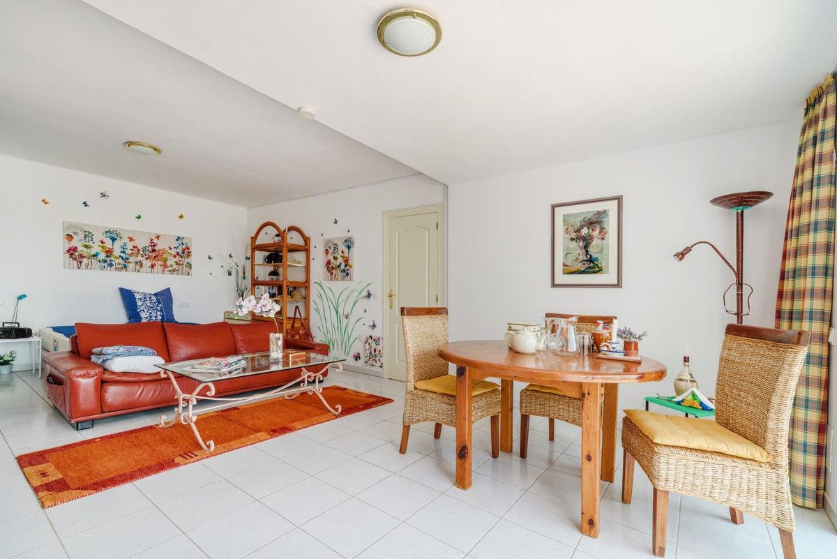 Detached Villa in Estepona, Costa del Sol – 5 beds – 2400000 € - photo 14 of 25