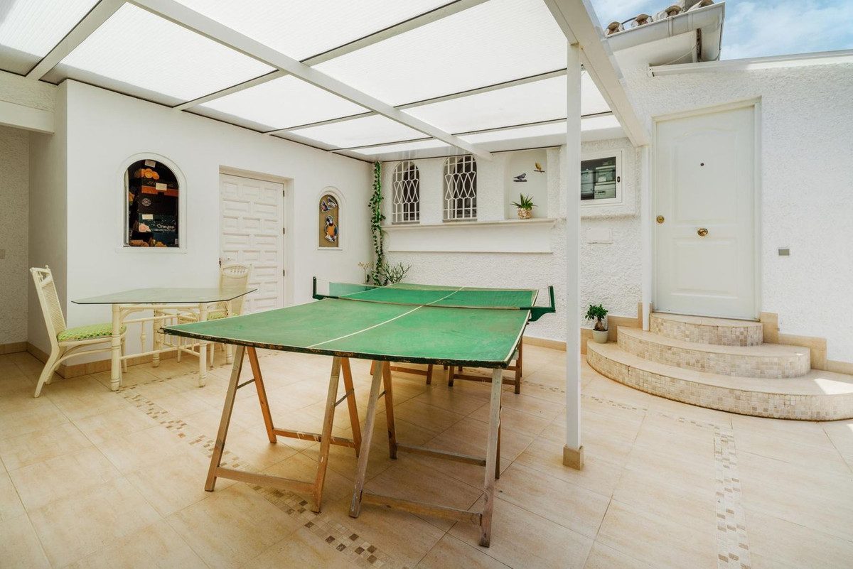 Detached Villa in Estepona, Costa del Sol – 5 beds – 2400000 € - photo 18 of 25