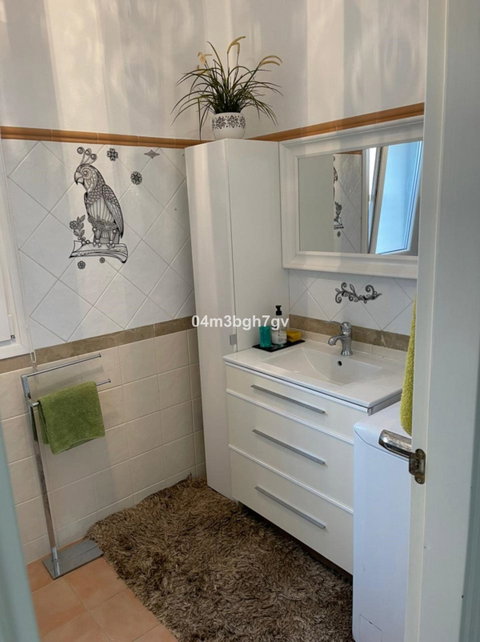Detached Villa in Estepona, Costa del Sol – 4 beds – 995000 € - photo 11 of 15
