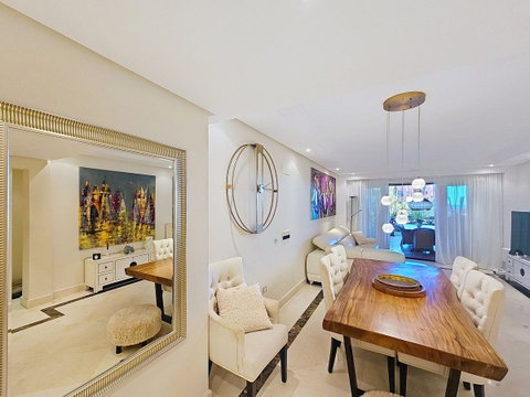 Ground Floor Apartment in Estepona, Costa del Sol – 3 beds – 1200000 € - photo 7 of 40