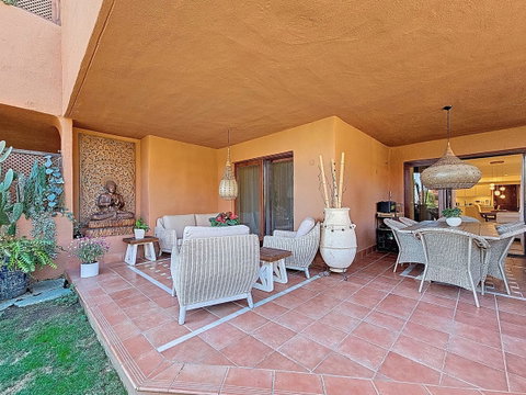 Ground Floor Apartment in Estepona, Costa del Sol – 3 beds – 1200000 € - photo 12 of 40