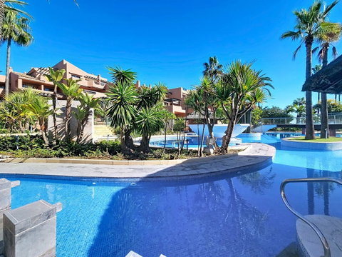 Ground Floor Apartment in Estepona, Costa del Sol – 3 beds – 1200000 € - photo 30 of 40
