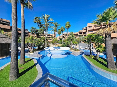 Ground Floor Apartment in Estepona, Costa del Sol – 3 beds – 1200000 € - photo 31 of 40